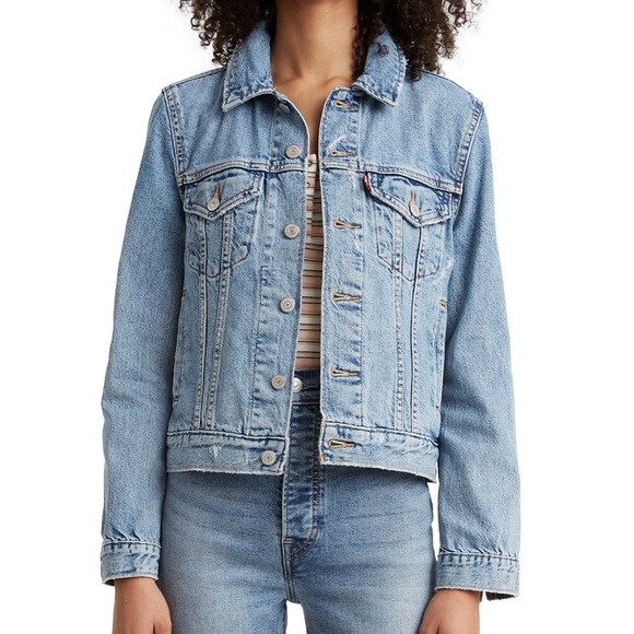 NWT Levi’s Classic Trucker Jean Jacket